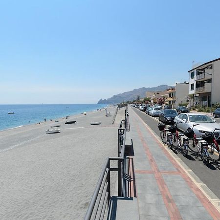 Marina D'Agro Residence Santa Teresa Di Riva Exteriör bild