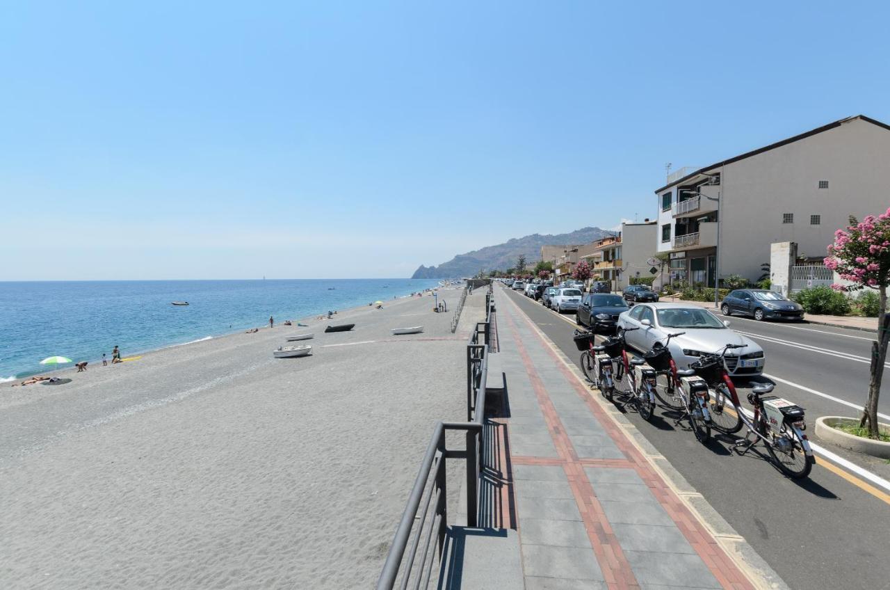 Marina D'Agro Residence Santa Teresa Di Riva Exteriör bild