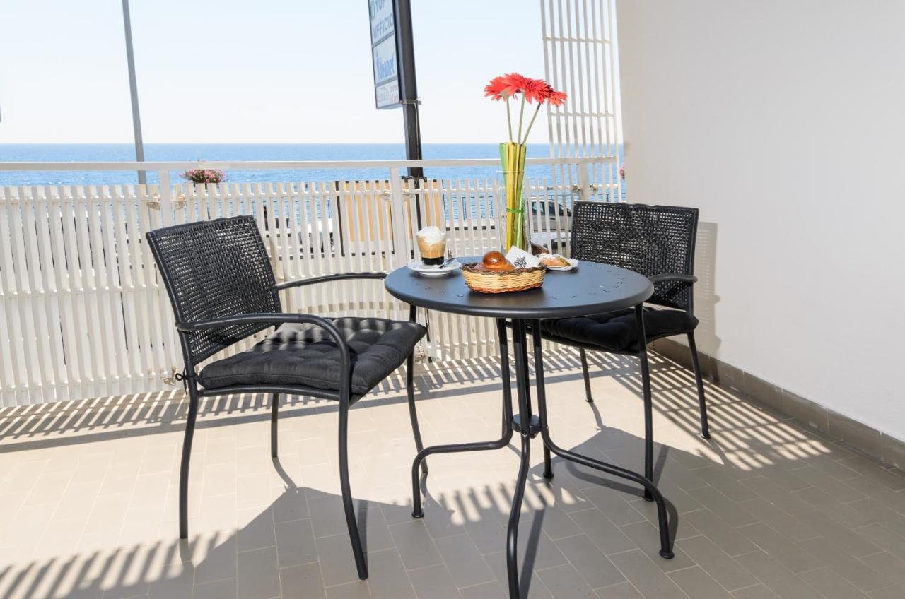 Marina D'Agro Residence Santa Teresa Di Riva Exteriör bild