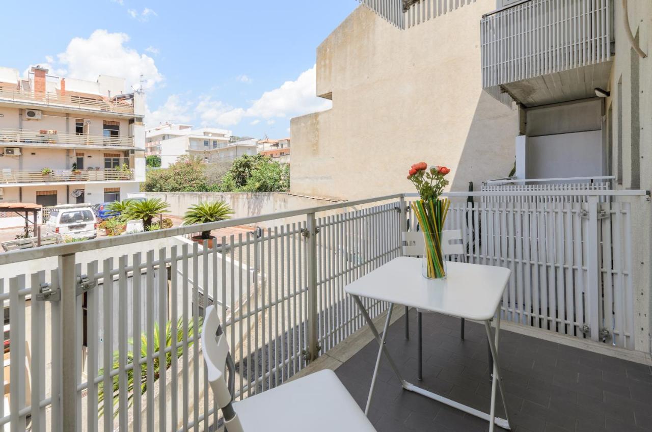 Marina D'Agro Residence Santa Teresa Di Riva Exteriör bild